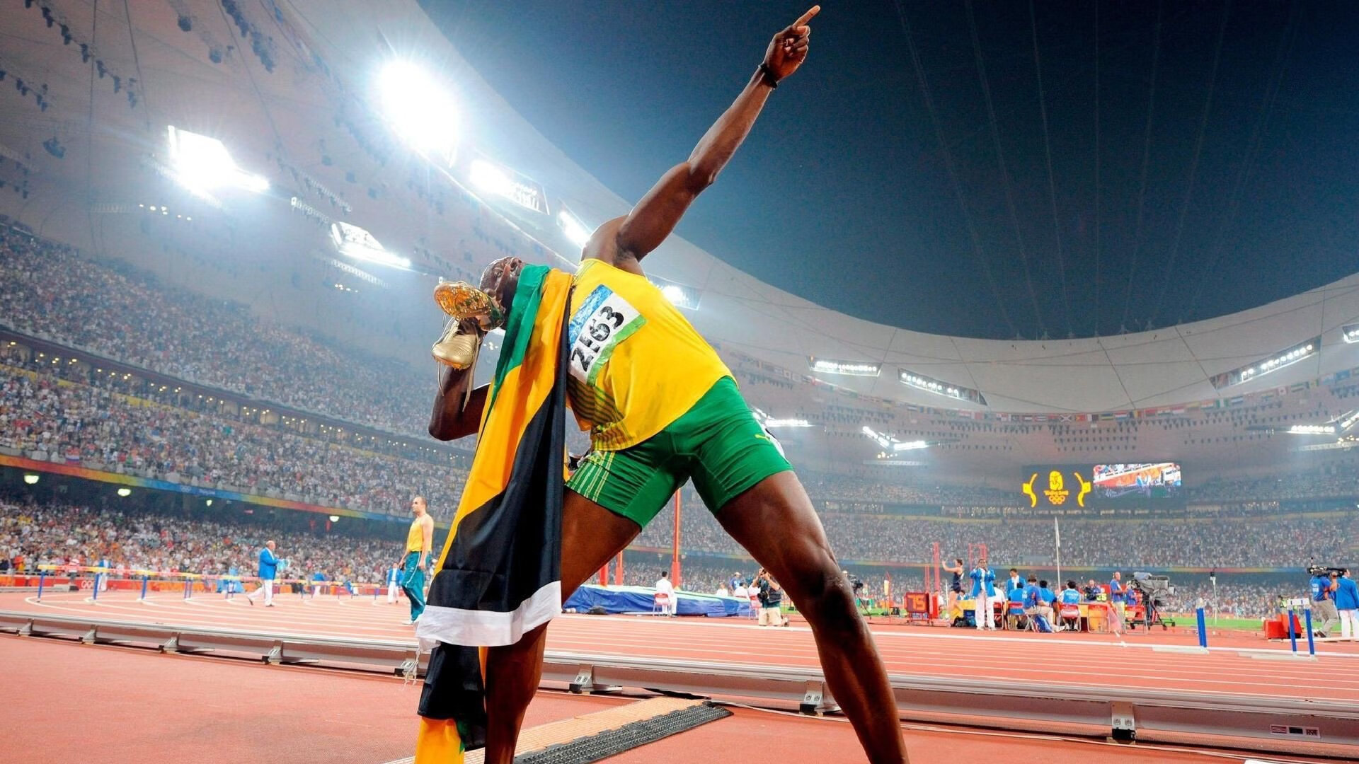 卢顿镇主场气势如虹,草地球场欲拼季后赛,伦敦附近的小镇卢顿