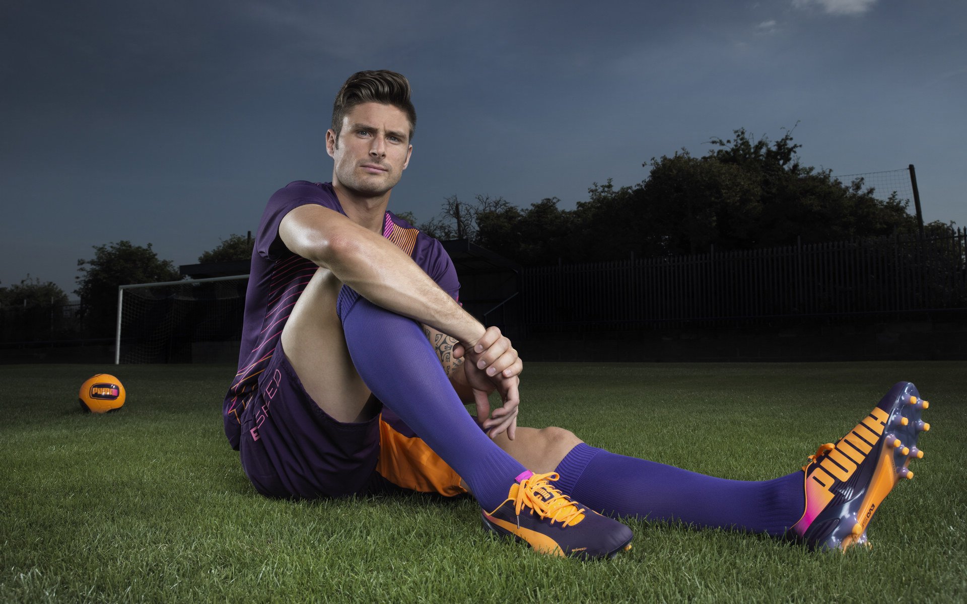 里昂门将因伤提前离场,或将缺席未来几场比赛,里昂哪个联赛